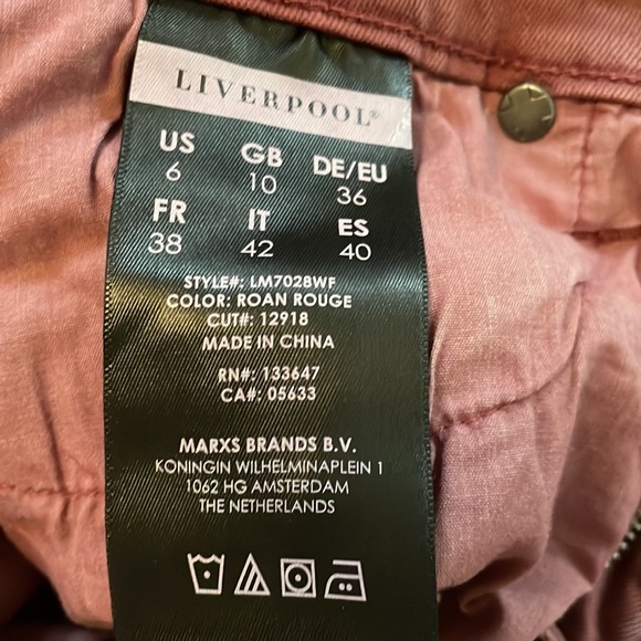 Like new, Liverpool cropped straight jeans - Picture 5 of 6